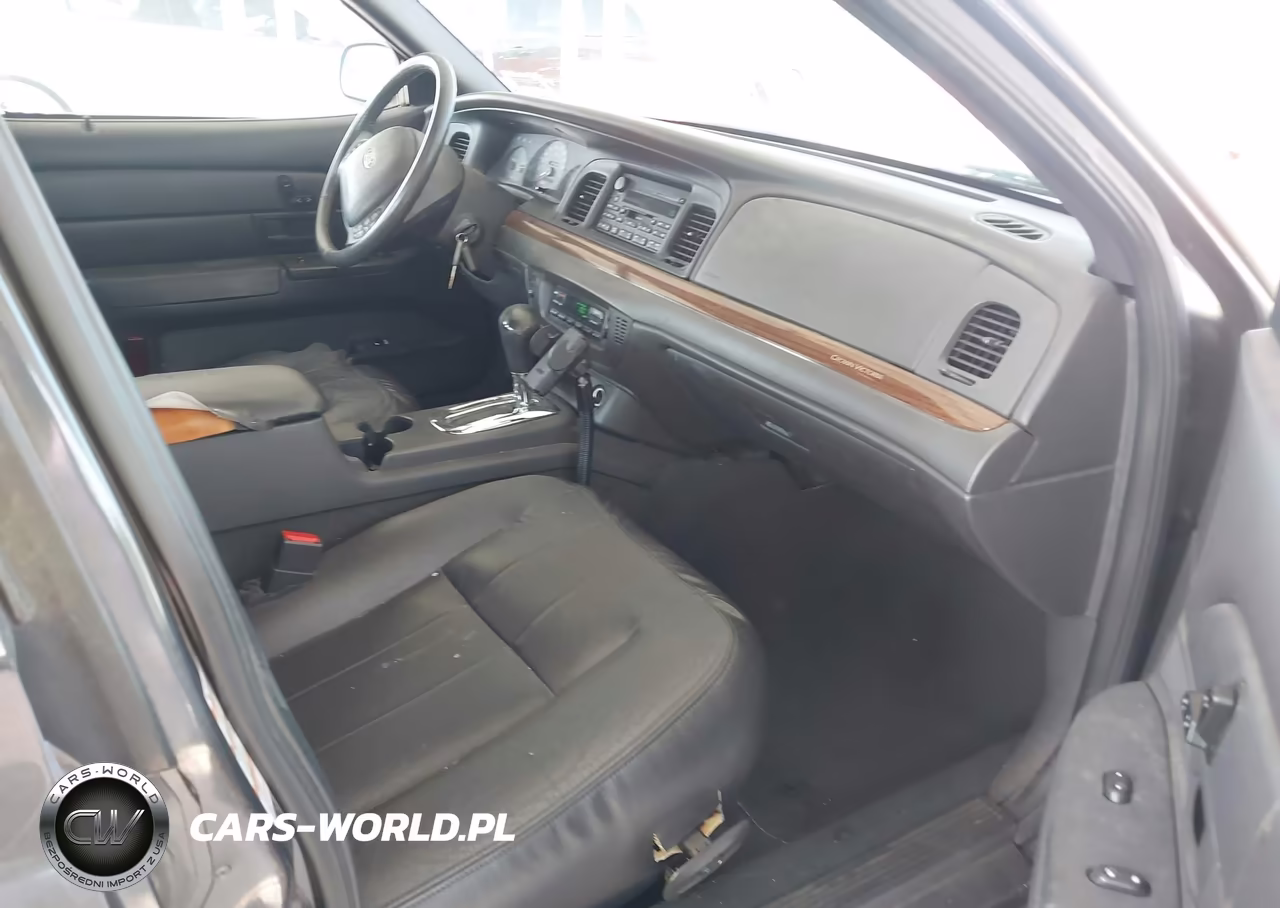 2004 Ford Crown Victoria Lx VIN:2FAHP74W94X121600 - 5