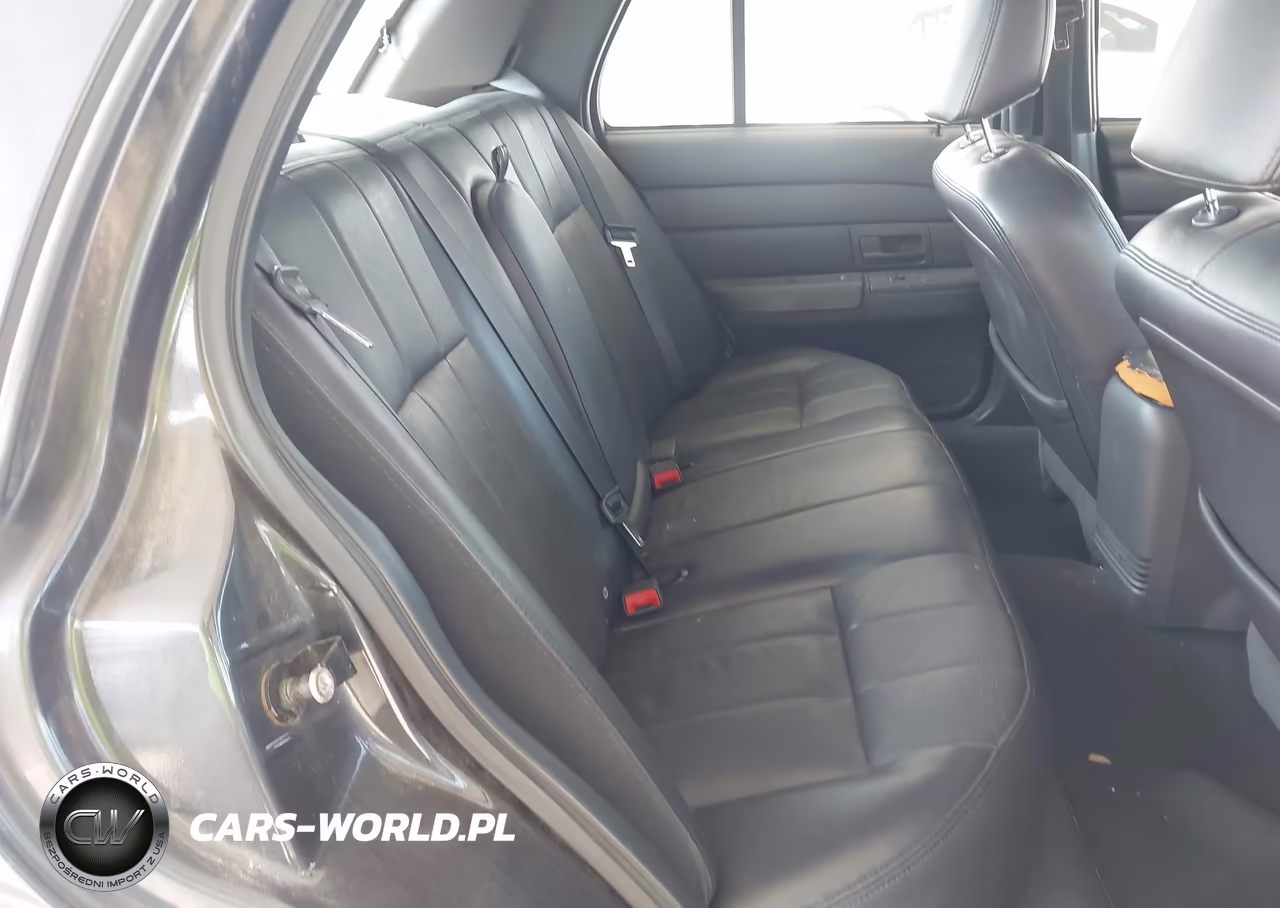 2004 Ford Crown Victoria Lx VIN:2FAHP74W94X121600 - 8