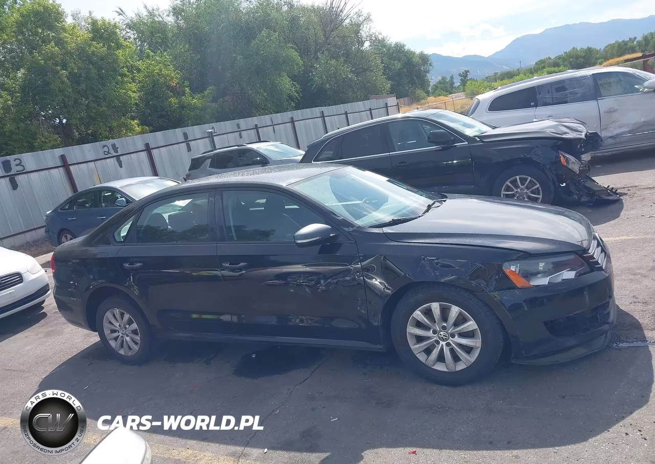 2013 Volkswagen Passat 2.5L S VIN:1VWAP7A33DC073138 - 13