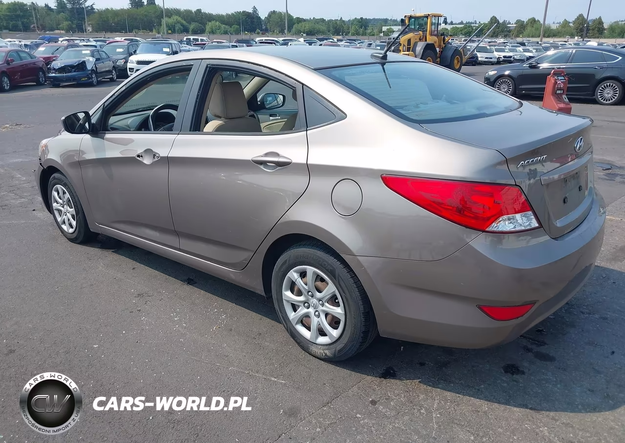 2013 Hyundai Accent Gls VIN:KMHCT4AE6DU491318 - 3