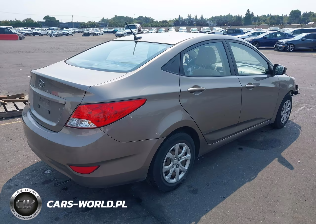 2013 Hyundai Accent Gls VIN:KMHCT4AE6DU491318 - 4