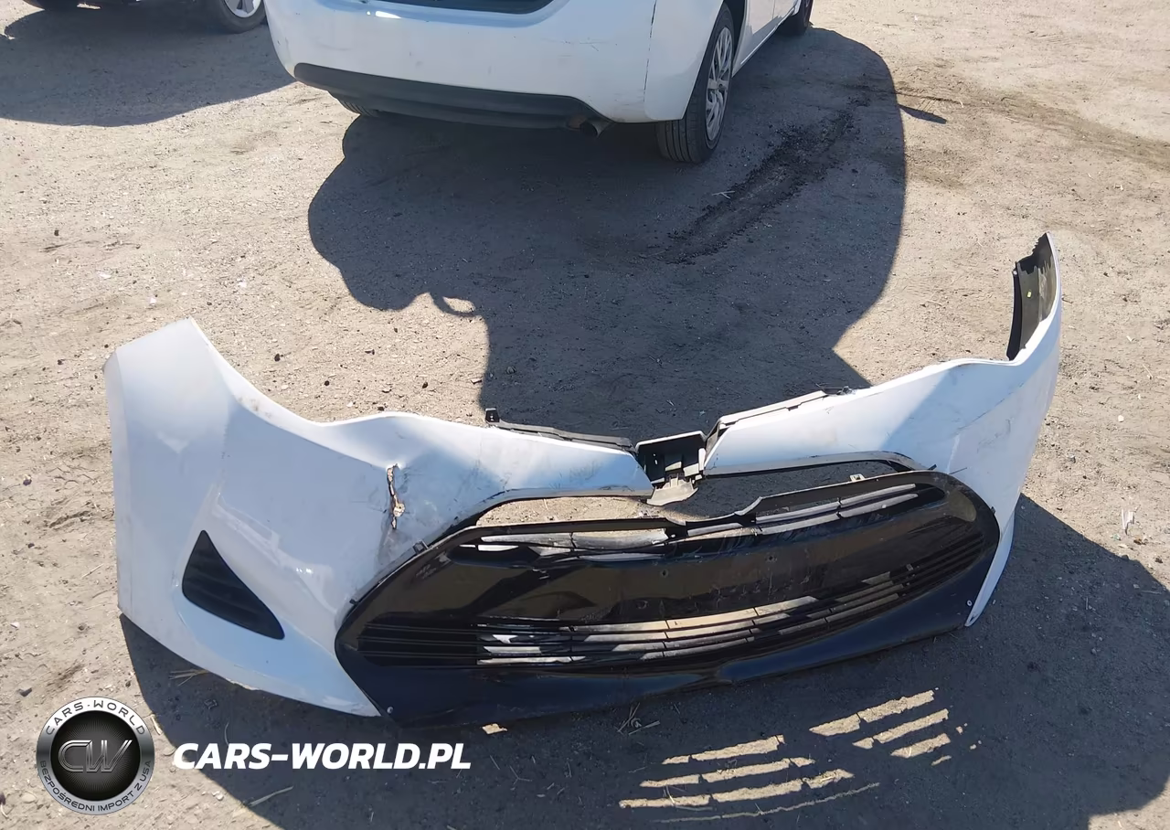 2018 Toyota Corolla Le VIN:2T1BURHE0JC015168 - 12