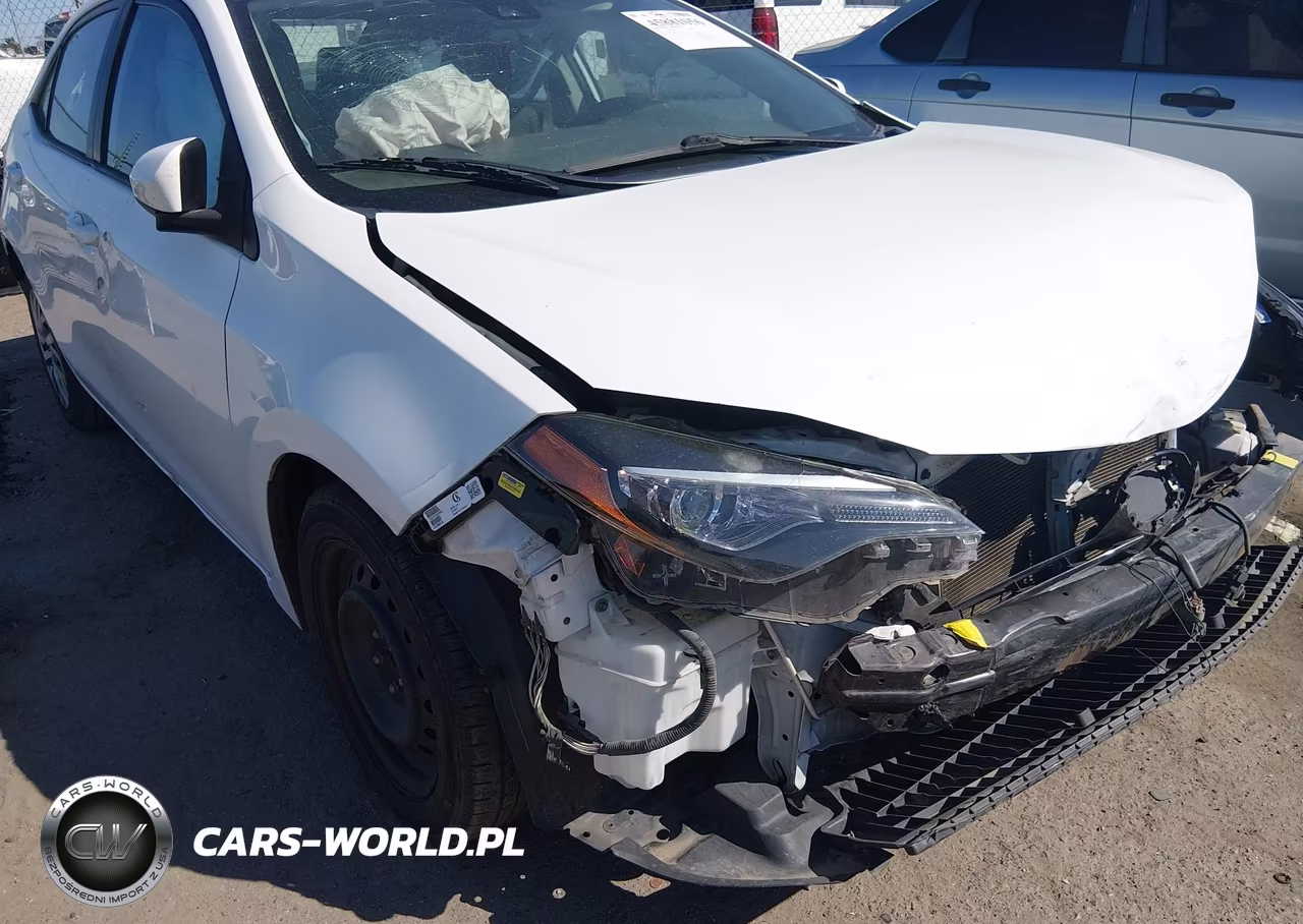 2018 Toyota Corolla Le VIN:2T1BURHE0JC015168 - 13