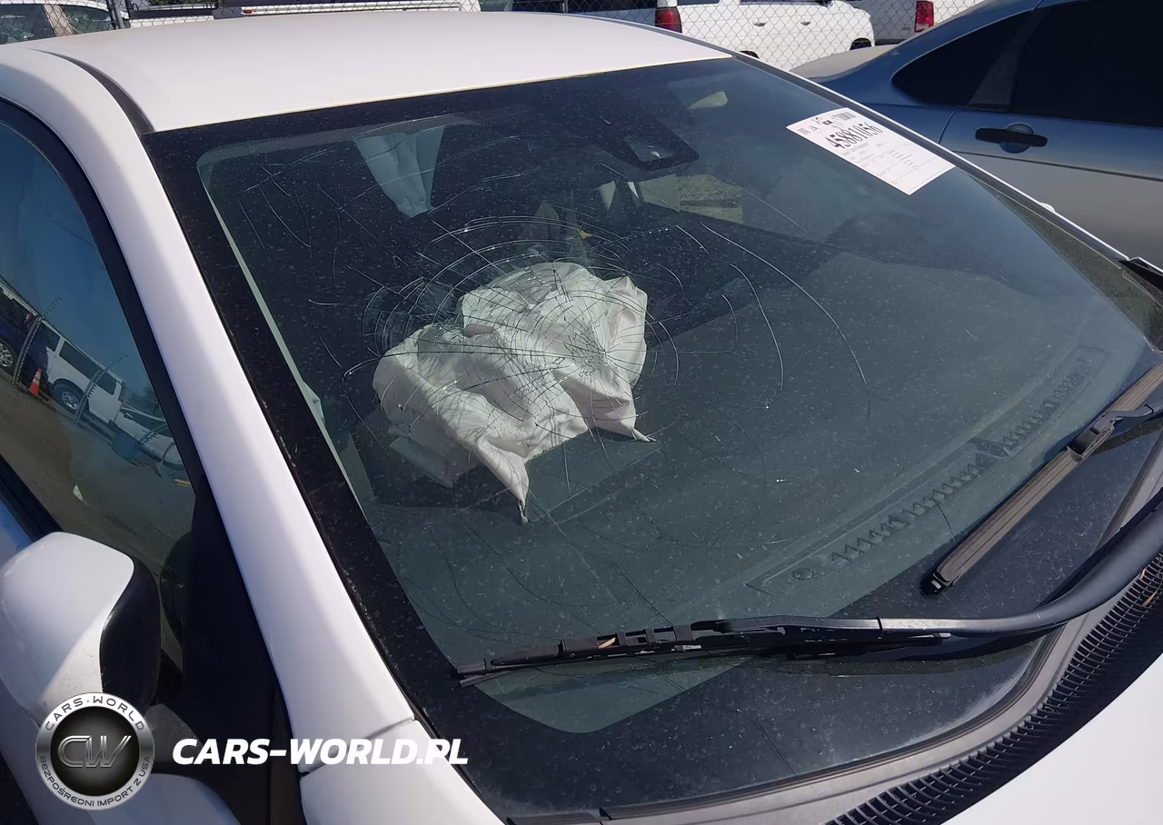 2018 Toyota Corolla Le VIN:2T1BURHE0JC015168 - 14