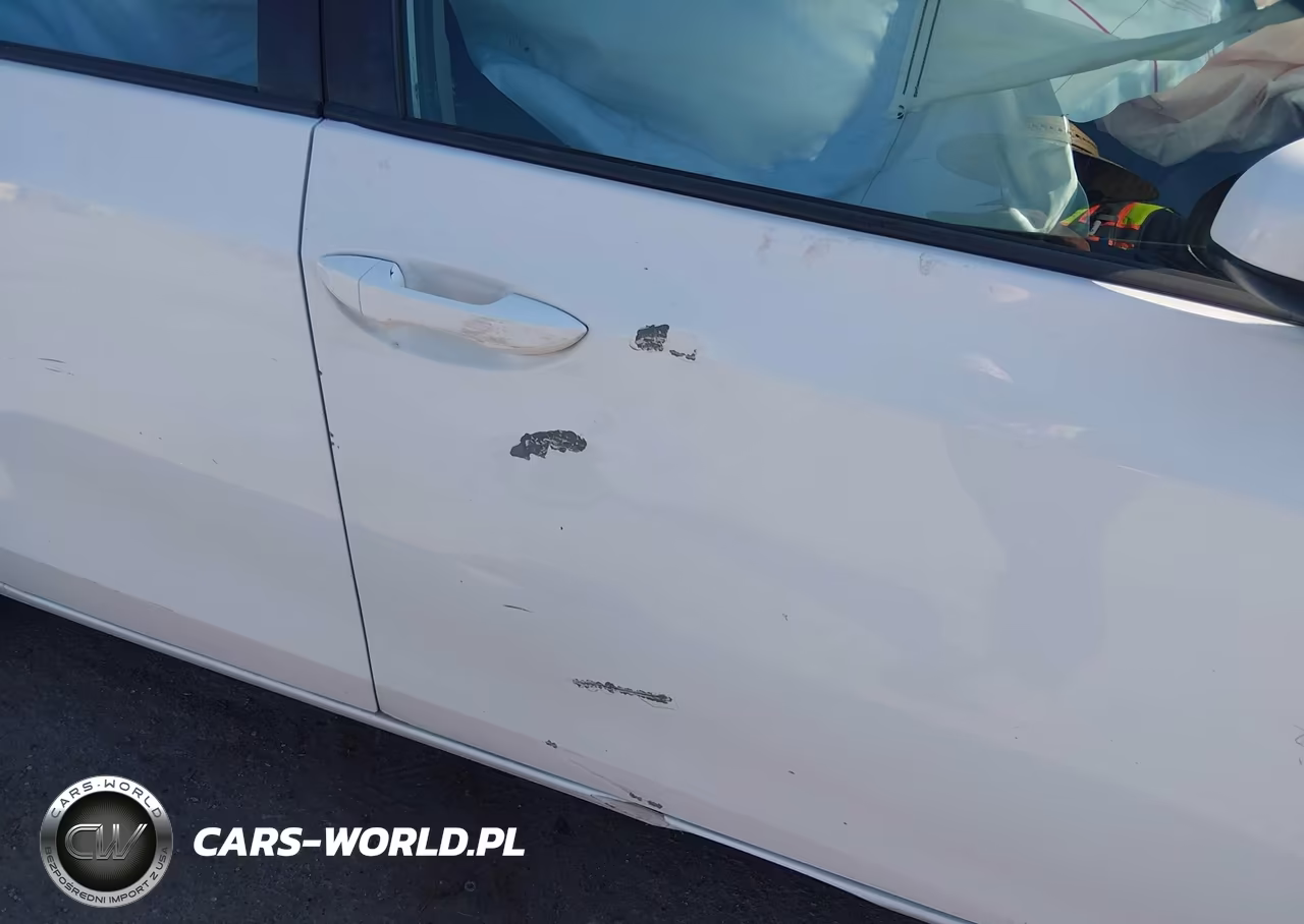 2018 Toyota Corolla Le VIN:2T1BURHE0JC015168 - 15