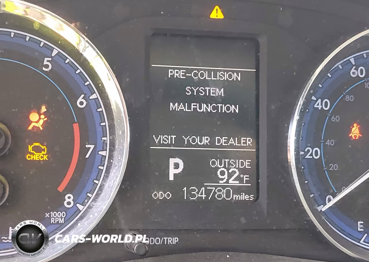 2018 Toyota Corolla Le VIN:2T1BURHE0JC015168 - 7