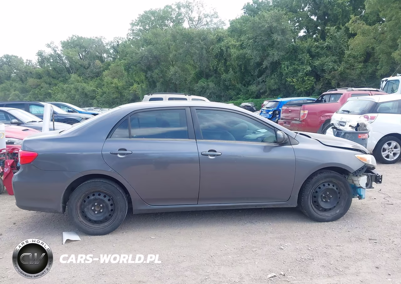 2013 Toyota Corolla Le VIN:5YFBU4EE2DP084858 - 13