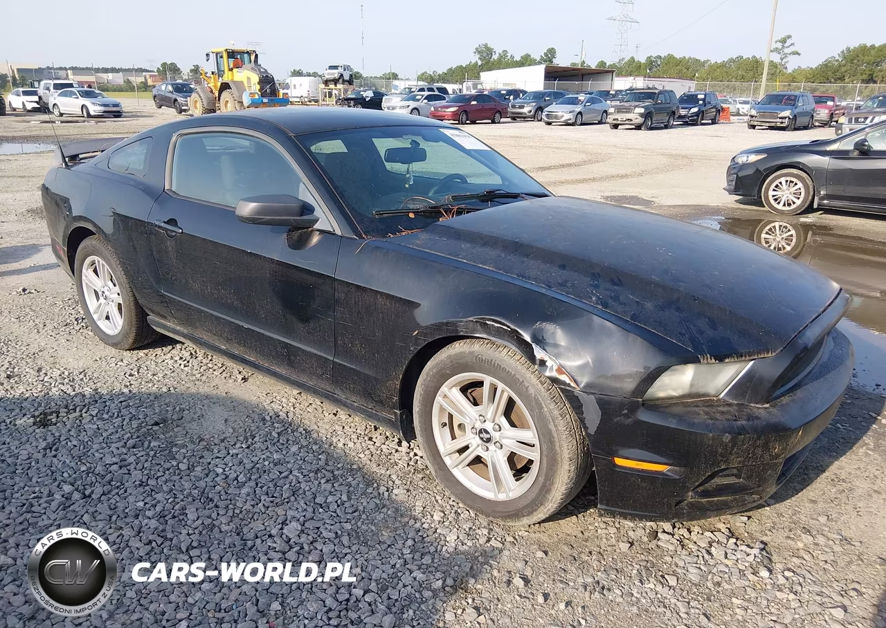 2013 Ford Mustang V6