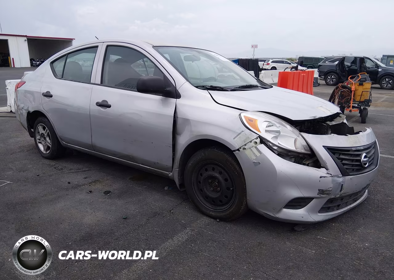 2014 Nissan Versa 1.6 S+