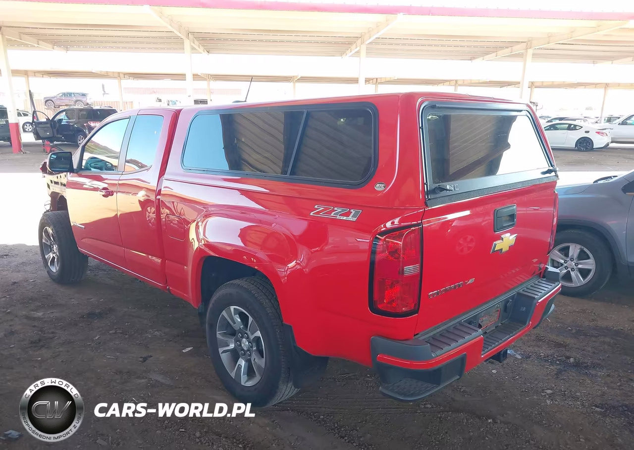 2018 Chevrolet Colorado Z71 VIN:1GCHTDEN4J1116609 - 3