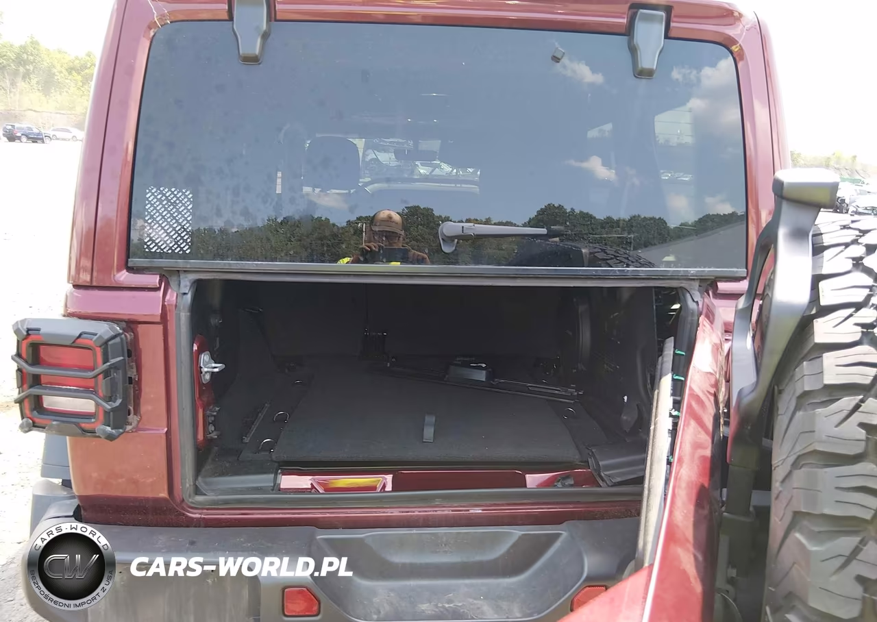 2022 Jeep Wrangler Unlimited Rubicon 4X4 VIN:1C4HJXFN0NW134894 - 17