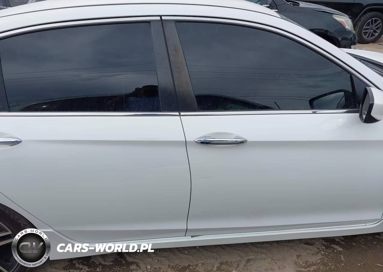 2016 Honda Accord Sport VIN:1HGCR2F58GA052354 - 13
