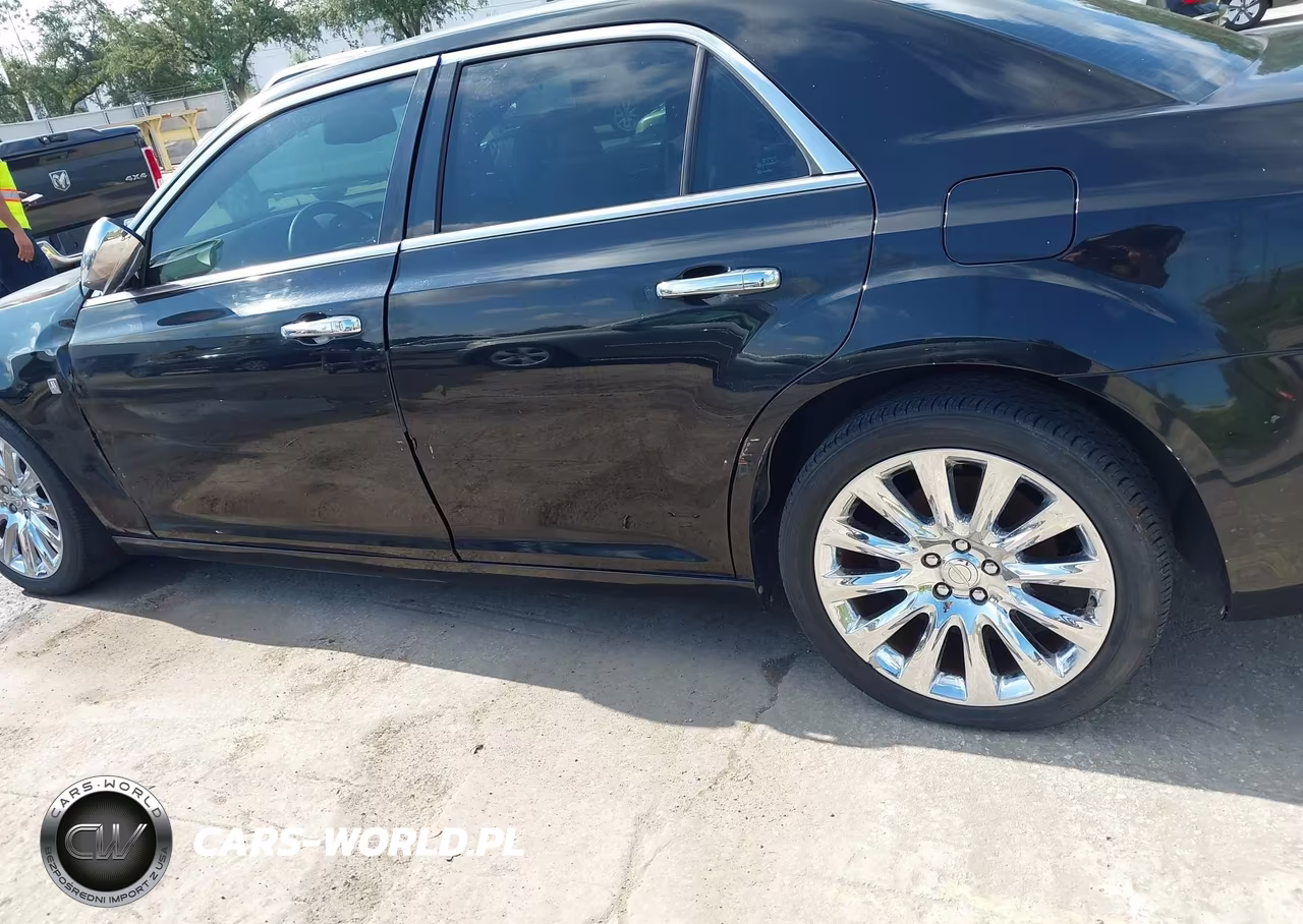 2013 Chrysler 300 Motown VIN:2C3CCAAG5DH741501 - 12