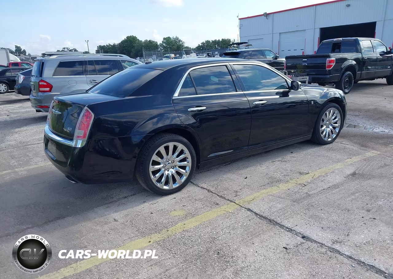 2013 Chrysler 300 Motown VIN:2C3CCAAG5DH741501 - 4