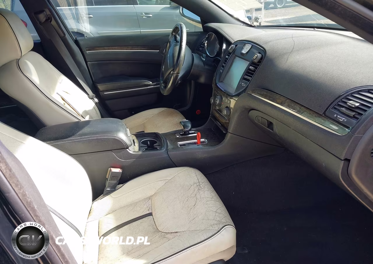 2013 Chrysler 300 Motown VIN:2C3CCAAG5DH741501 - 5