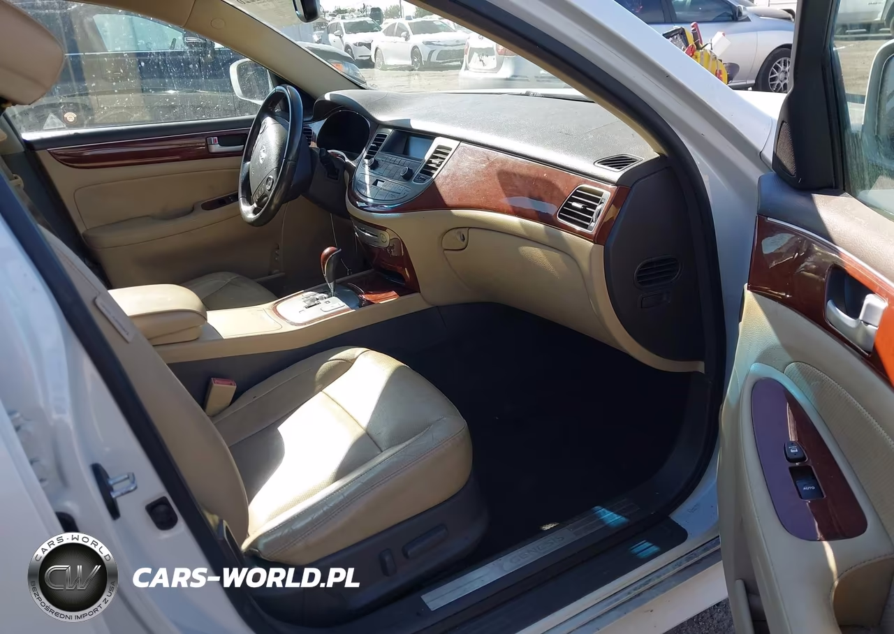 2012 Hyundai Genesis 3.8 VIN:KMHGC4DD9CU185930 - 5
