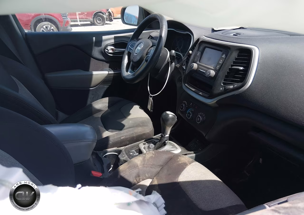 2014 Jeep Cherokee Sport VIN:1C4PJLAB6EW245483 - 5