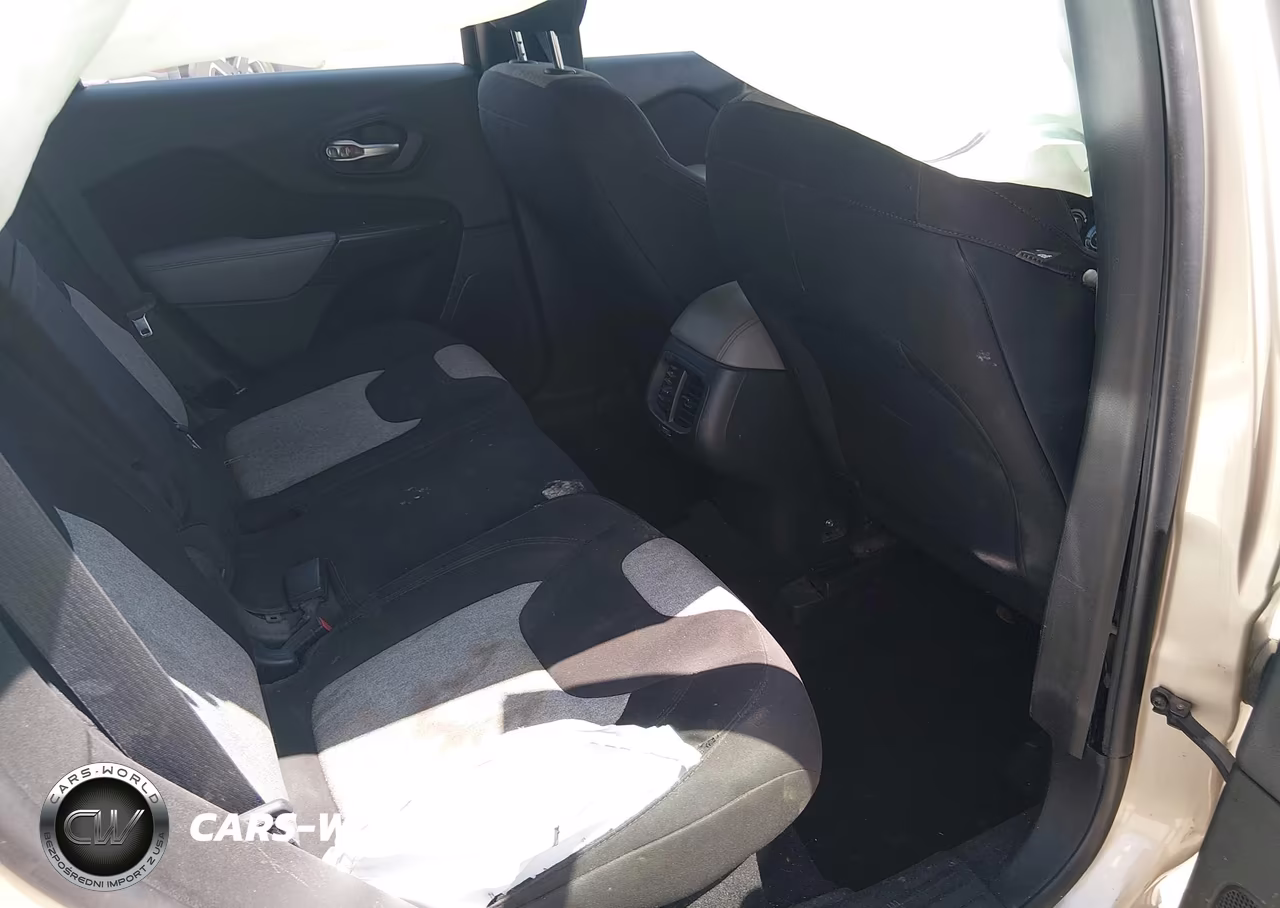 2014 Jeep Cherokee Sport VIN:1C4PJLAB6EW245483 - 8