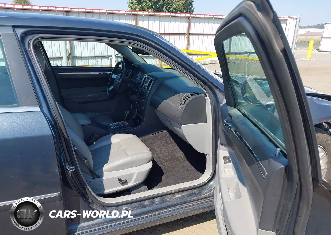 2007 Chrysler 300 Touring VIN:2C3LK53G17H679106 - 5