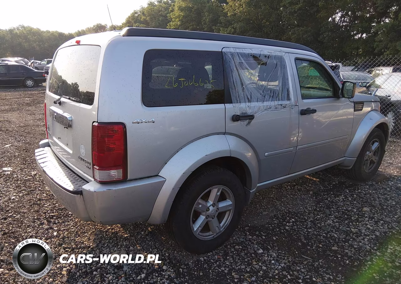 2010 Dodge Nitro Sxt VIN:1D4PU5GK9AW105645 - 4