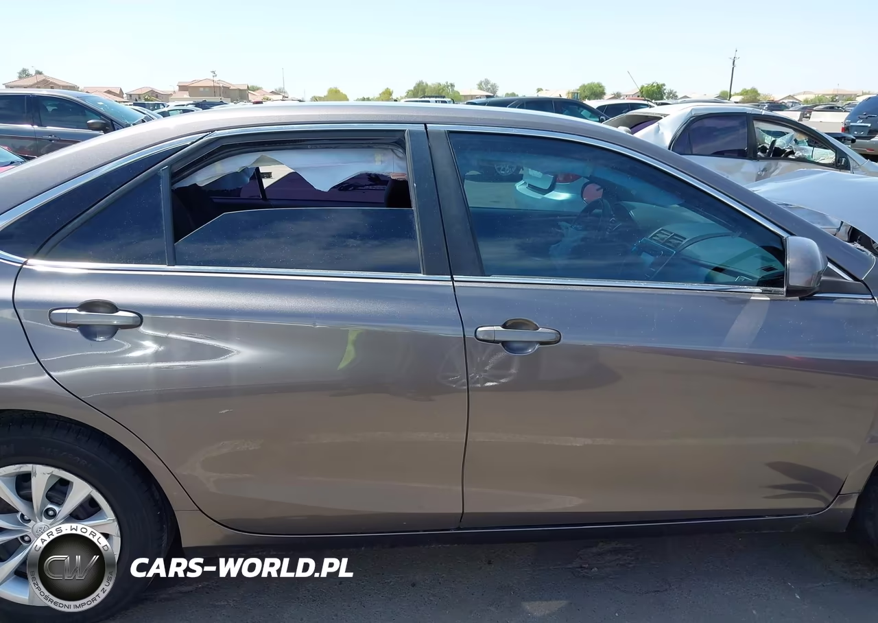 2015 Toyota Camry Le VIN:4T1BF1FK0FU956730 - 14