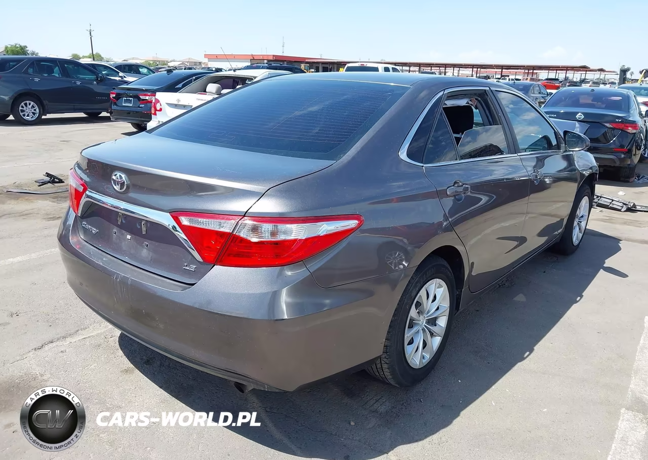 2015 Toyota Camry Le VIN:4T1BF1FK0FU956730 - 4