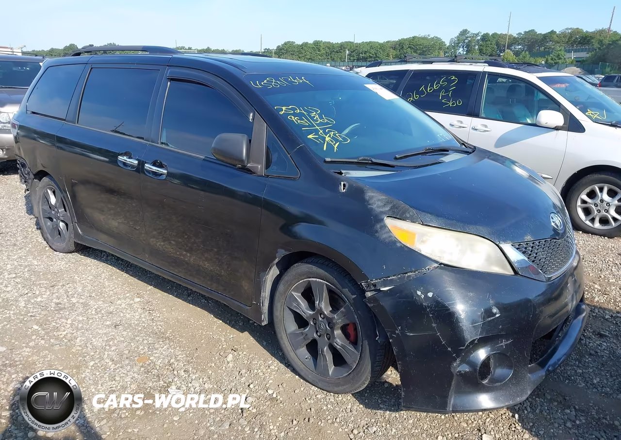 2013 Toyota Sienna Se 8 Passenger – zdjęcie 1 z 17