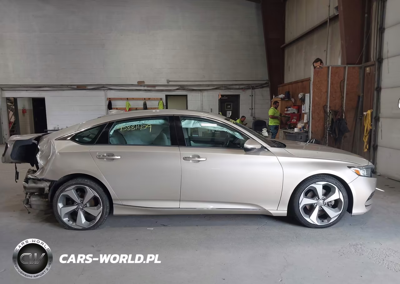 2018 Honda Accord Touring 2.0T VIN:1HGCV2F91JA032727 - 13