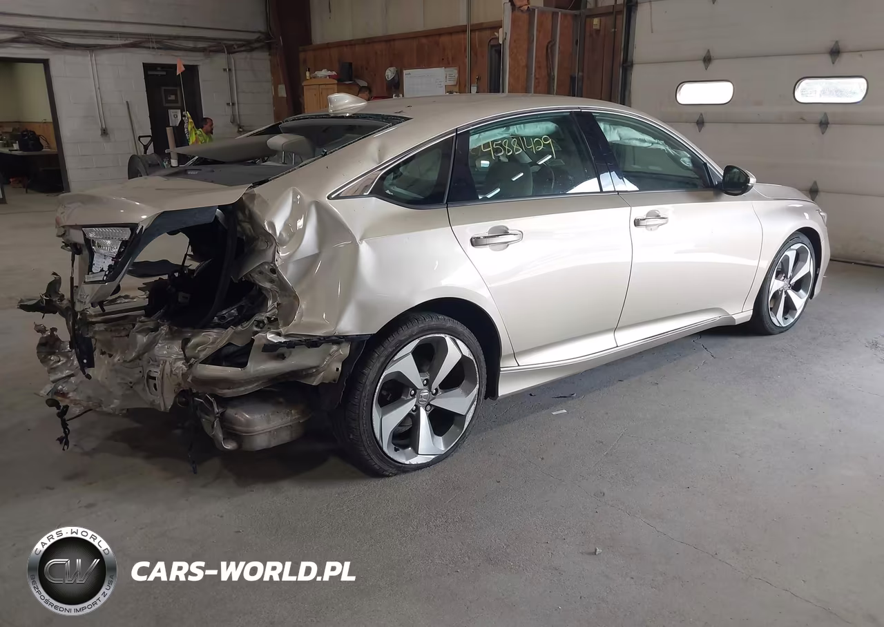 2018 Honda Accord Touring 2.0T VIN:1HGCV2F91JA032727 - 4