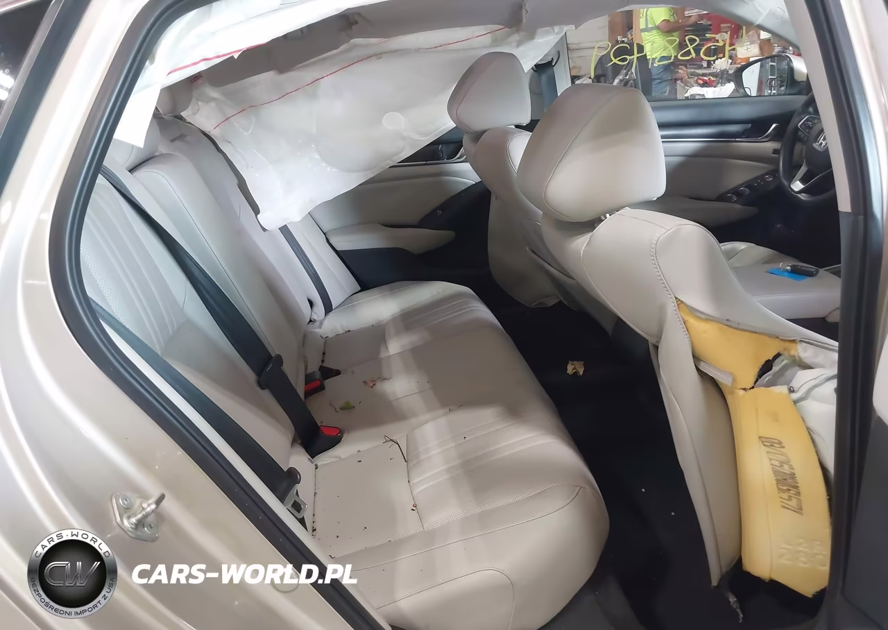 2018 Honda Accord Touring 2.0T VIN:1HGCV2F91JA032727 - 8