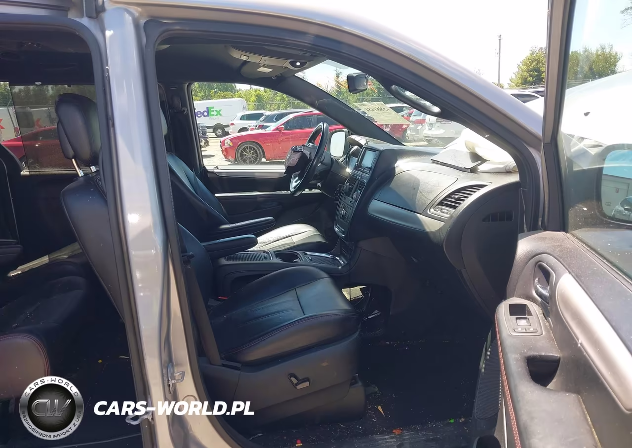 2017 Dodge Grand Caravan Gt VIN:2C4RDGEG0HR673544 - 5