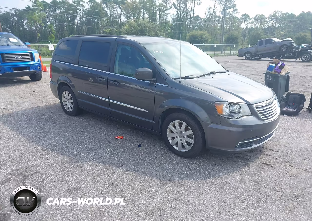 2015 Chrysler Town & Country Touring – zdjęcie 1 z 13