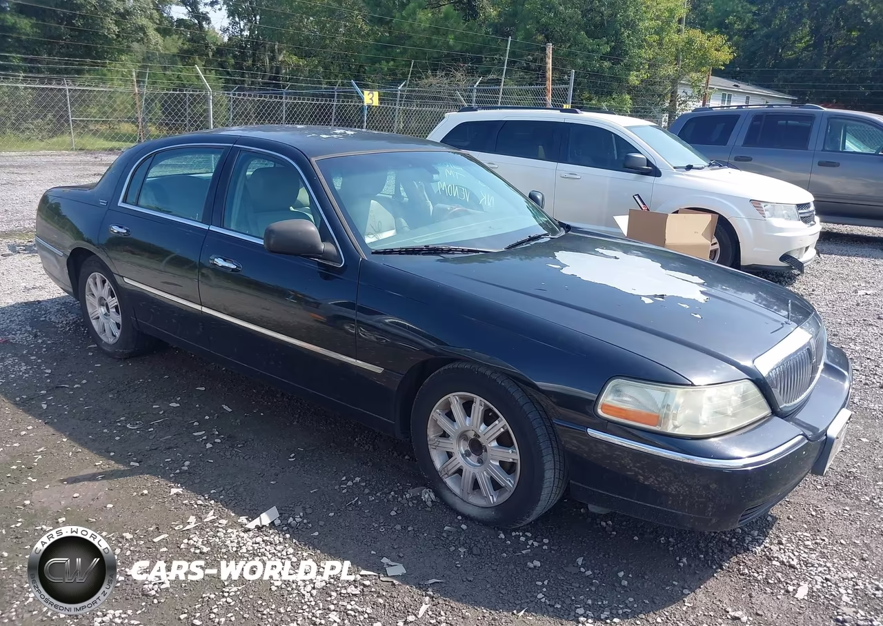 2011 Lincoln Town Car Signature Limited – zdjęcie 1 z 16