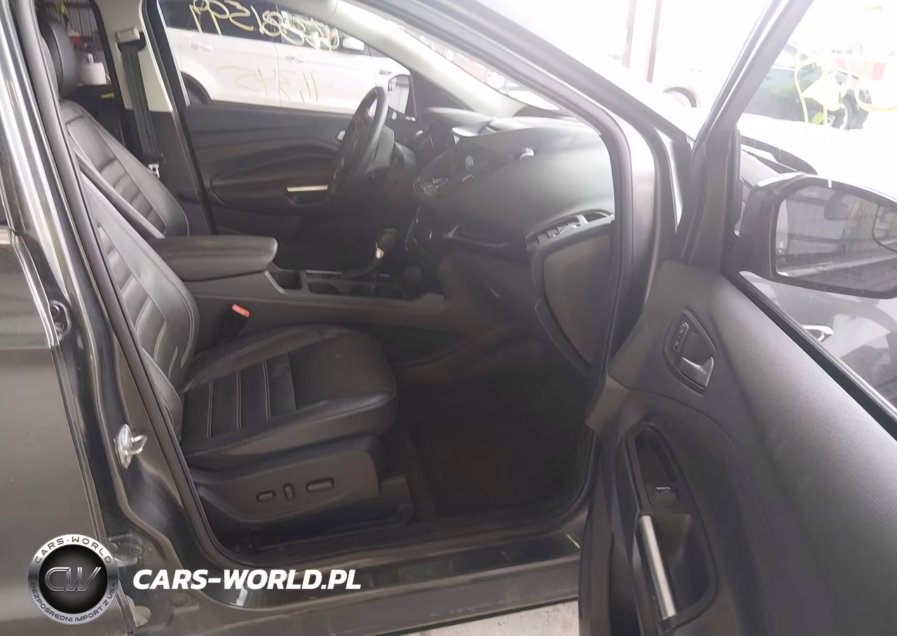 2018 Ford Escape Titanium VIN:1FMCU9J91JUC07019 - 5