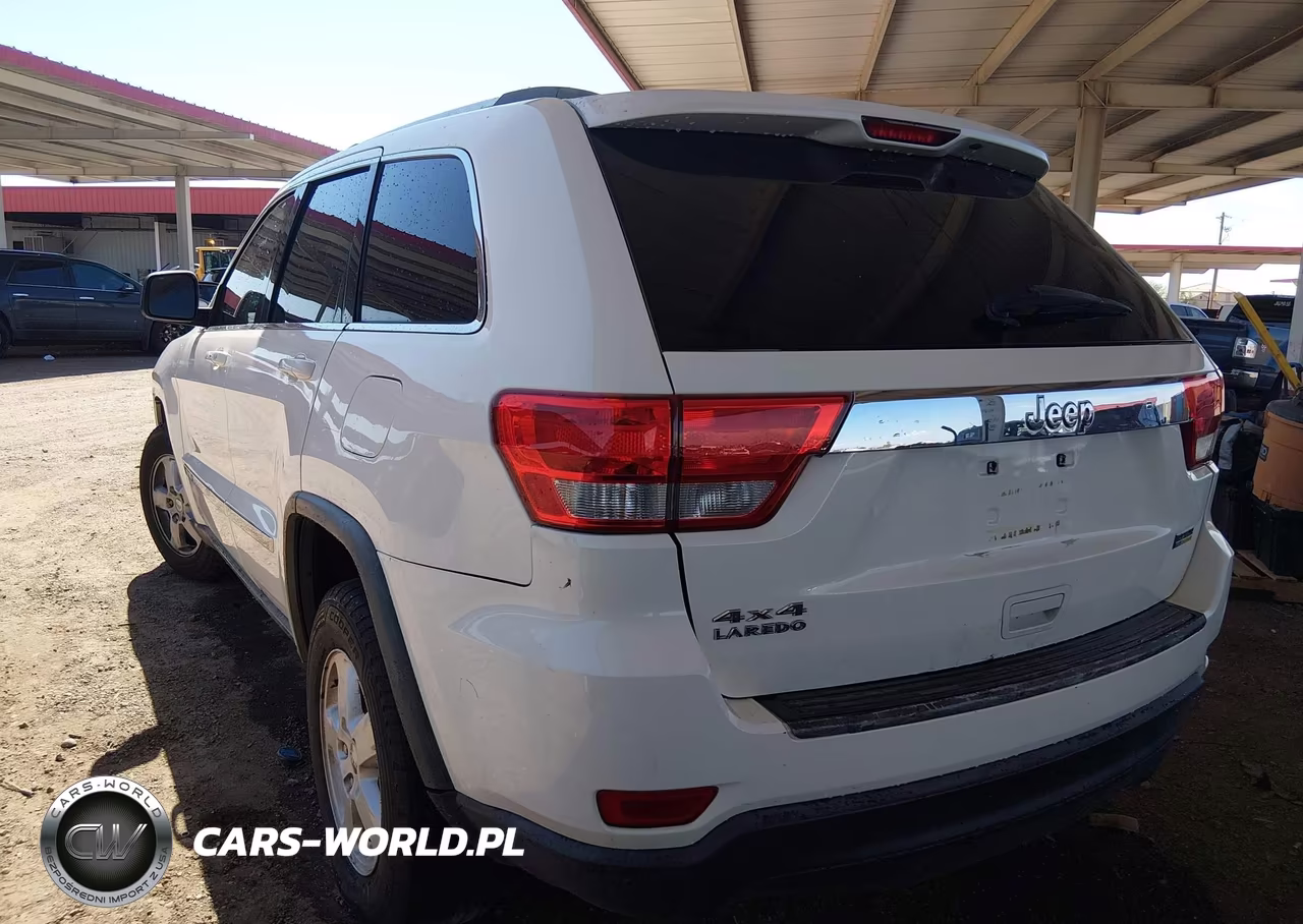 2011 Jeep Grand Cherokee Laredo VIN:1J4RR4GG4BC673487 - 3