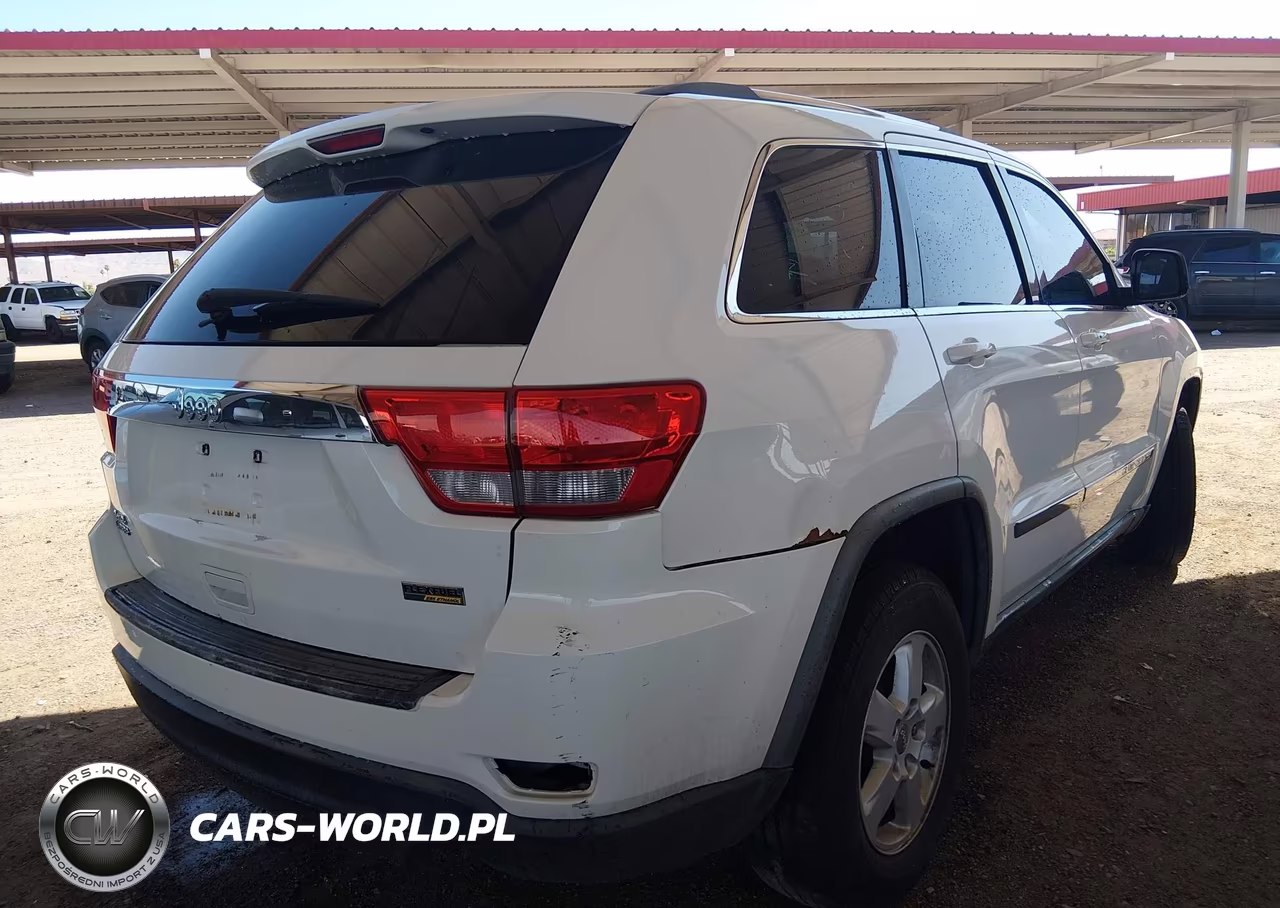 2011 Jeep Grand Cherokee Laredo VIN:1J4RR4GG4BC673487 - 4