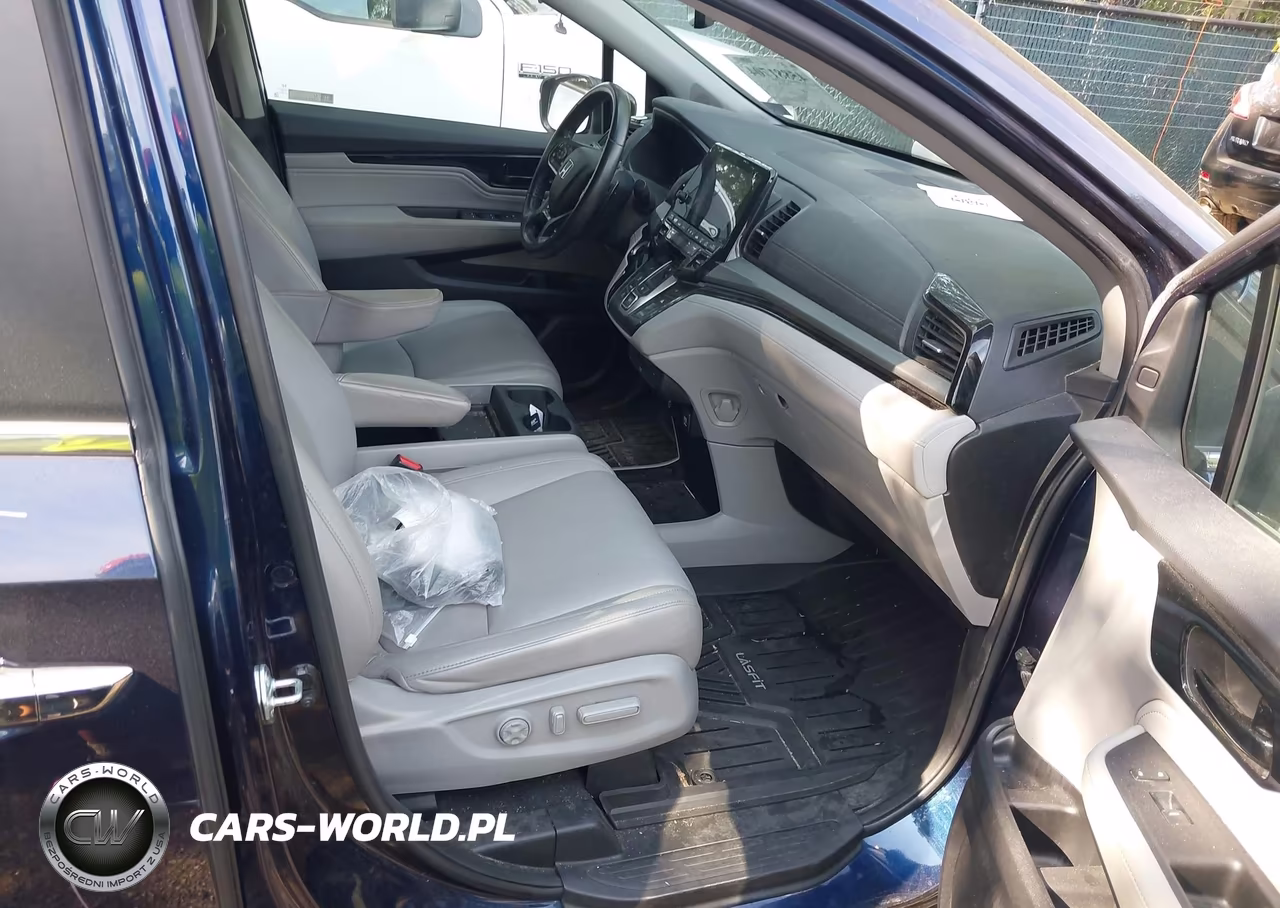 2022 Honda Odyssey Touring VIN:5FNRL6H8XNB044673 - 5