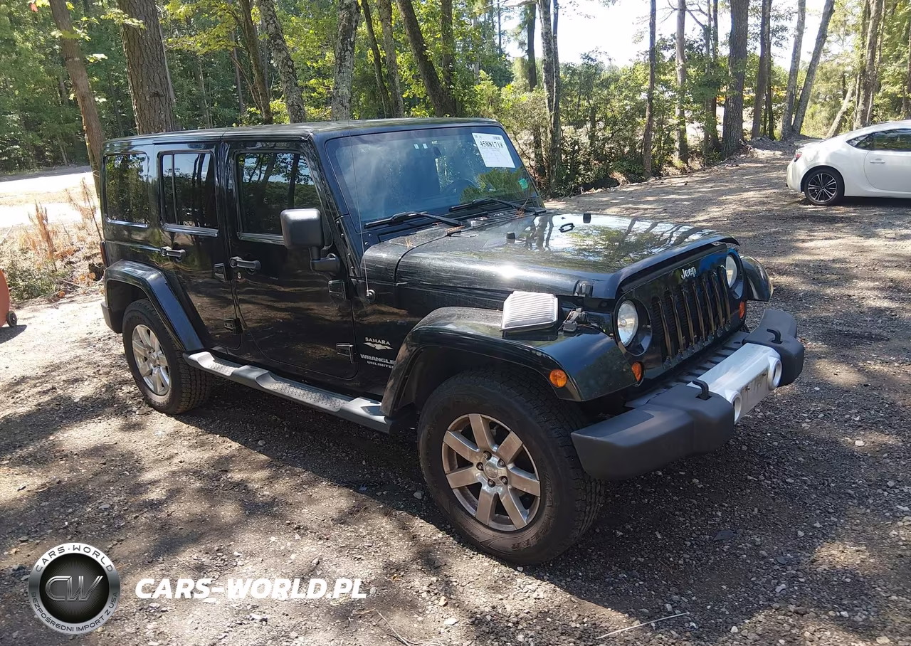2013 Jeep Wrangler Unlimited Sahara – zdjęcie 1 z 16