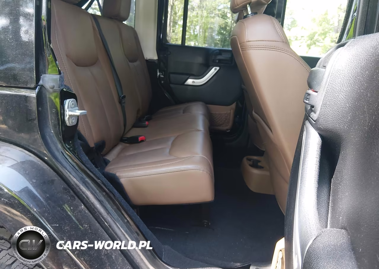 2013 Jeep Wrangler Unlimited Sahara VIN:1C4BJWEG6DL665682 - 8