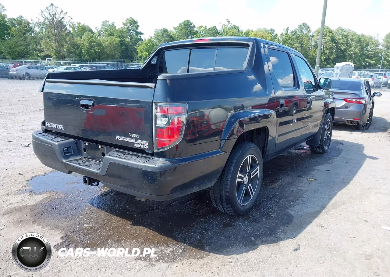 2014 Honda Ridgeline Sport VIN:5FPYK1F76EB007672 - 4