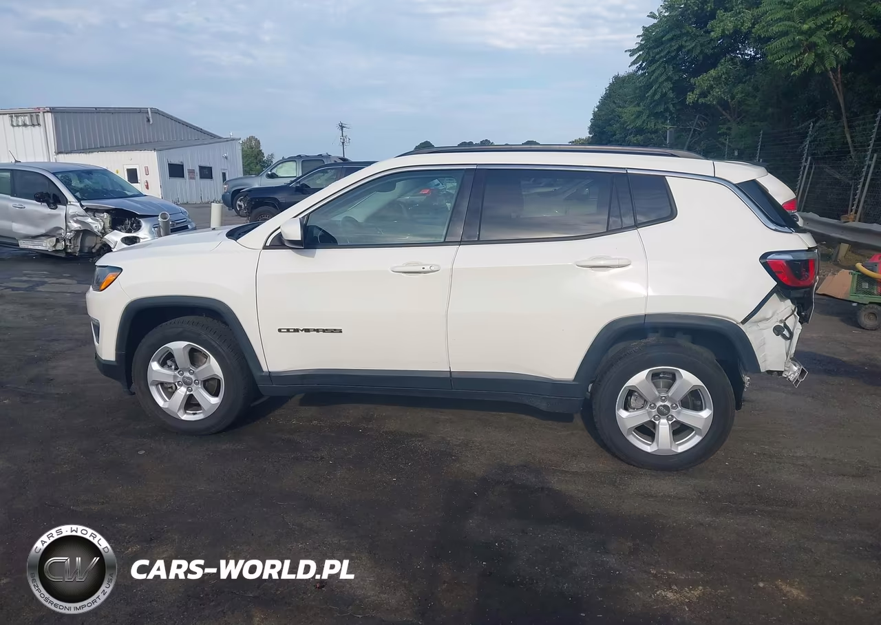 2019 Jeep Compass Latitude 4X4 VIN:3C4NJDBB0KT595740 - 14