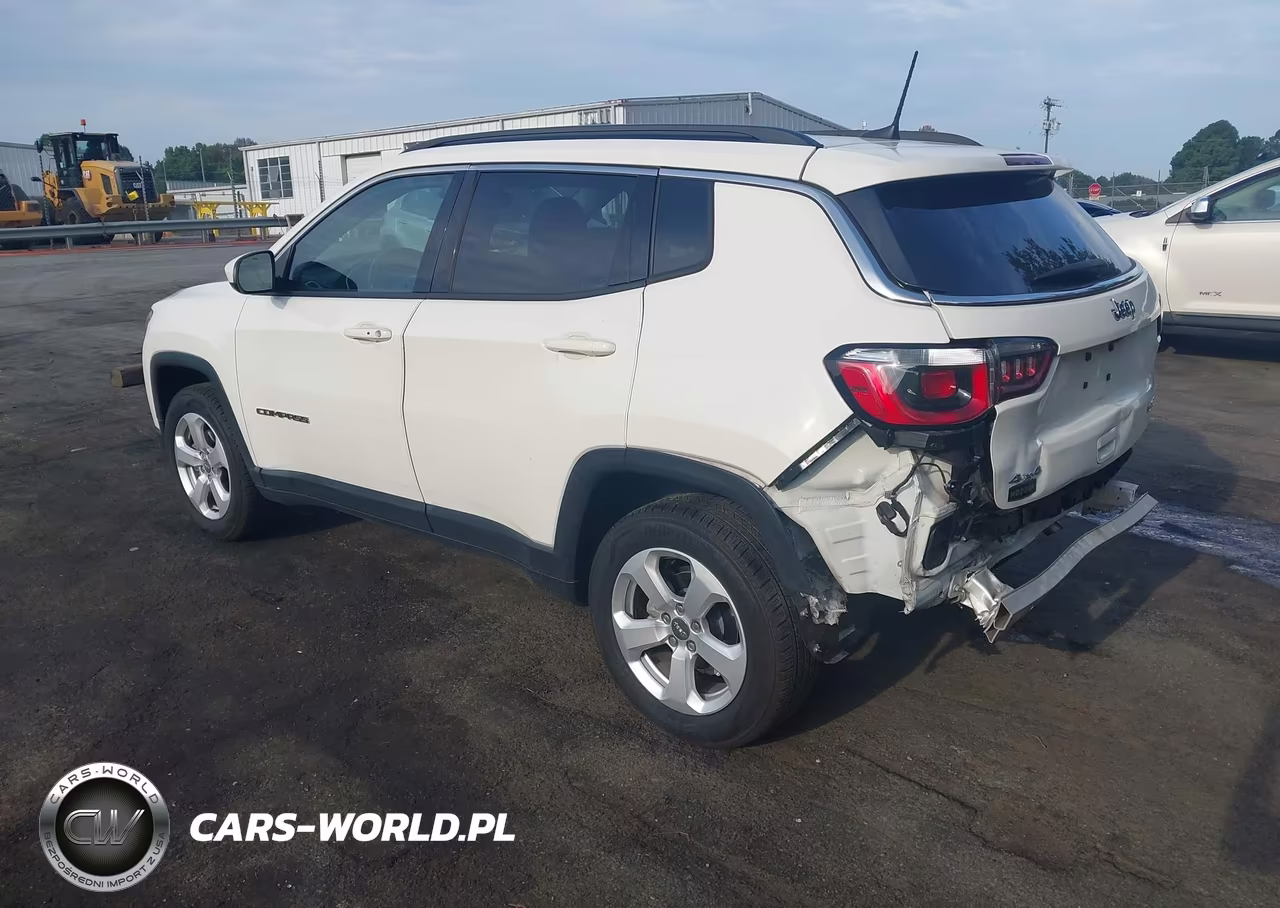 2019 Jeep Compass Latitude 4X4 VIN:3C4NJDBB0KT595740 - 3