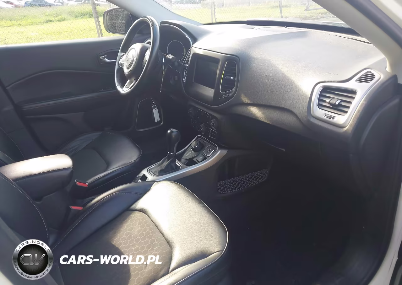 2019 Jeep Compass Latitude 4X4 VIN:3C4NJDBB0KT595740 - 5