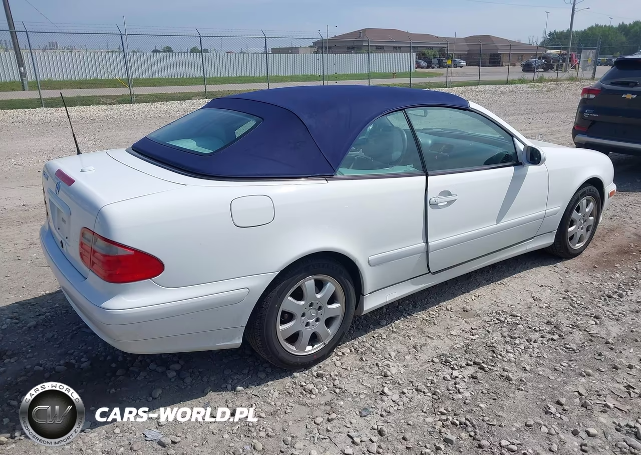 2000 Mercedes-Benz Clk 320 VIN:WDBLK65G2YT040301 - 4