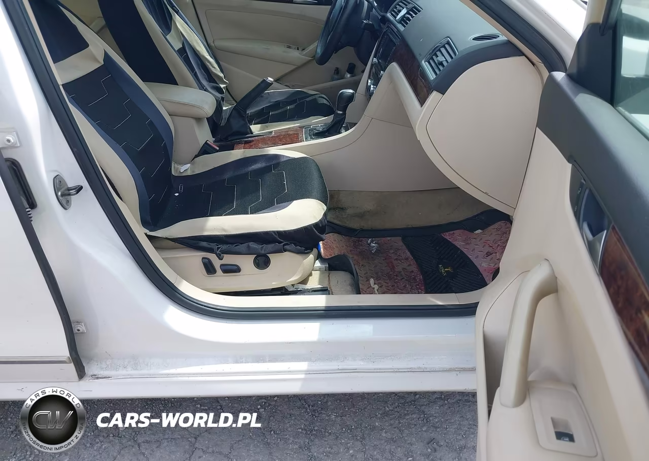 2012 Volkswagen Passat 3.6L V6 Sel Premium VIN:1VWCM7A37CC059002 - 5
