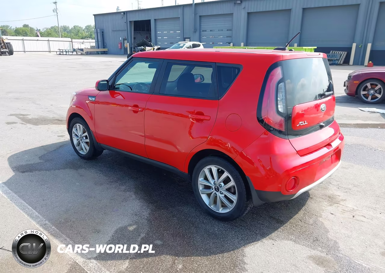 2018 Kia Soul + VIN:KNDJP3A5XJ7552108 - 3