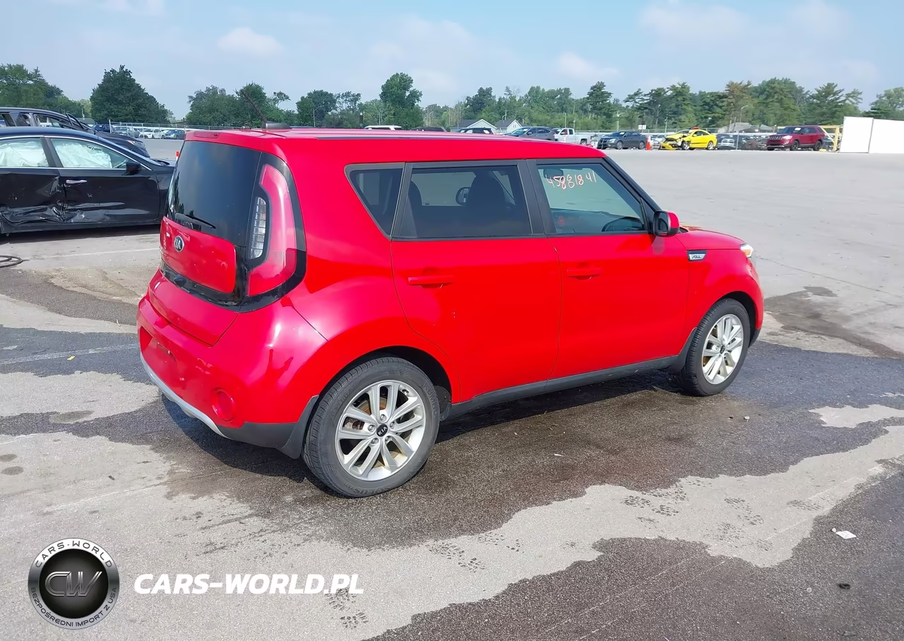 2018 Kia Soul + VIN:KNDJP3A5XJ7552108 - 4