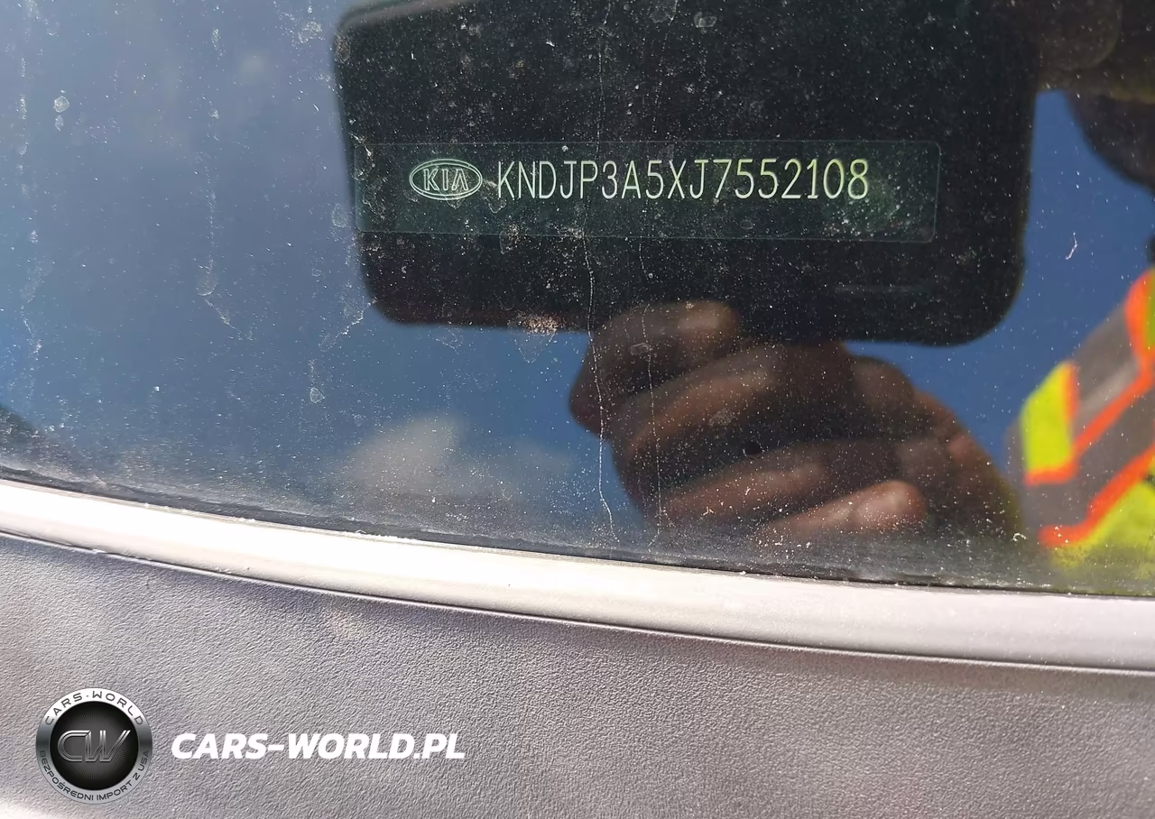 2018 Kia Soul + VIN:KNDJP3A5XJ7552108 - 9