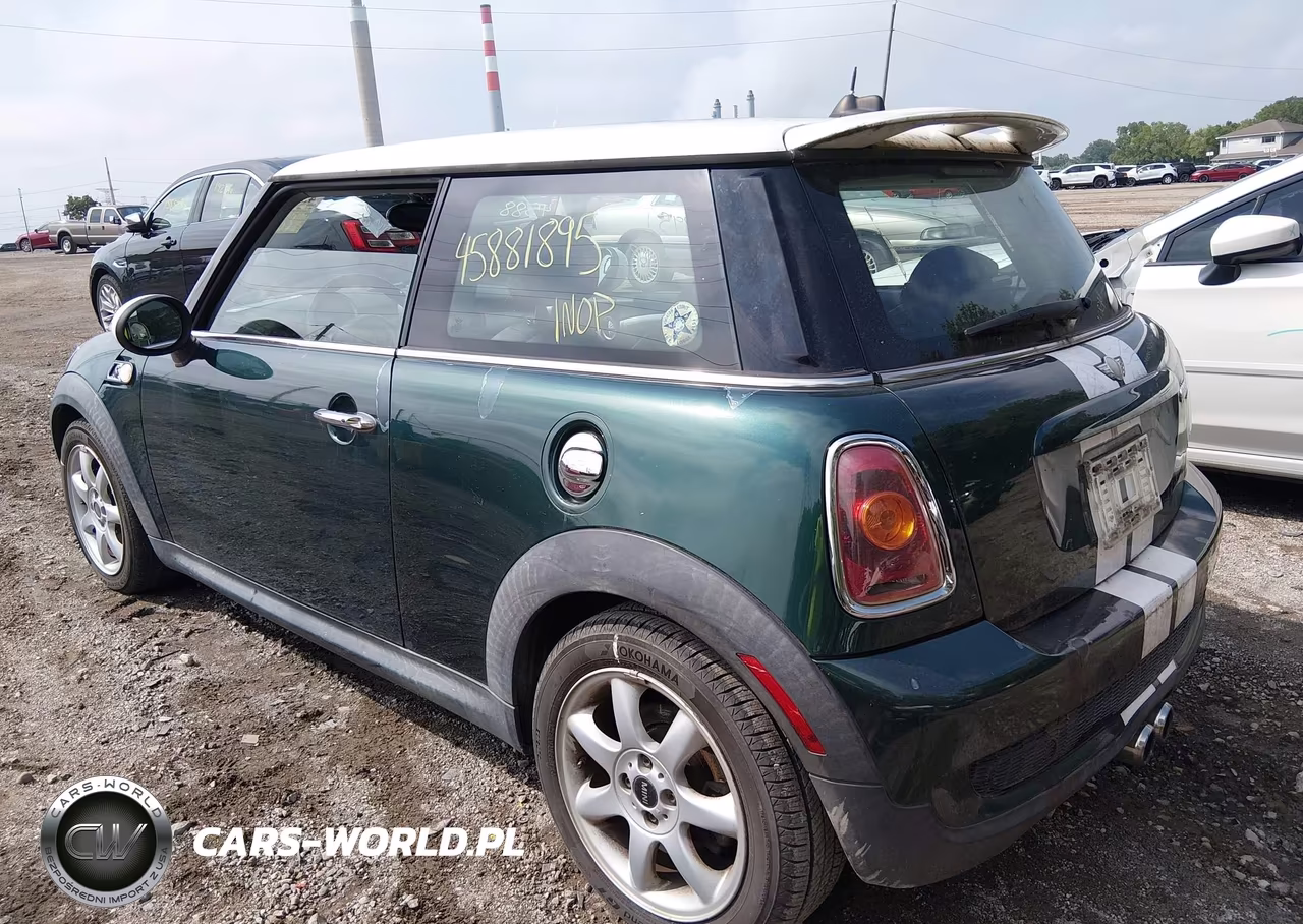 2008 Mini Cooper S VIN:WMWMF73568TT91730 - 3