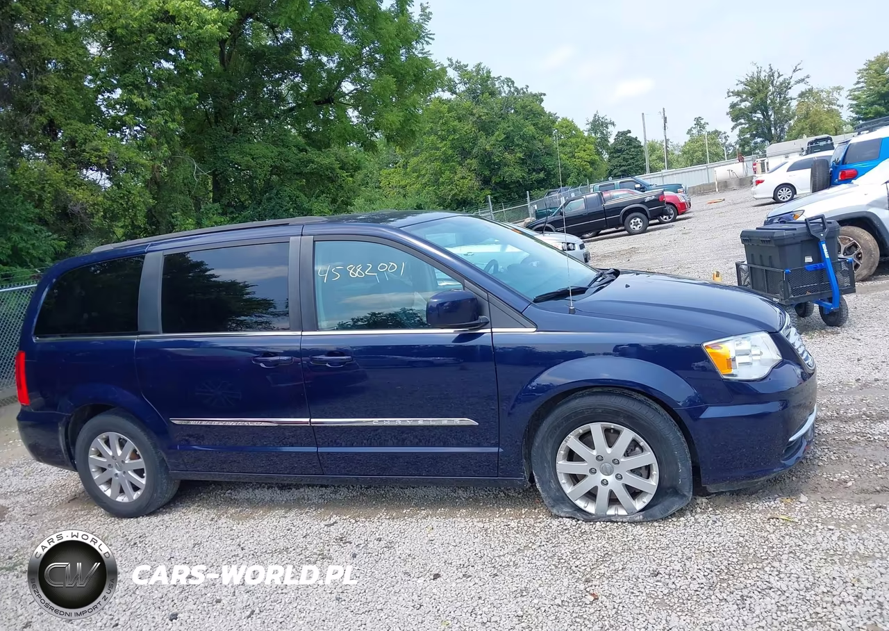 2016 Chrysler Town & Country Touring VIN:2C4RC1BG2GR173727 - 13